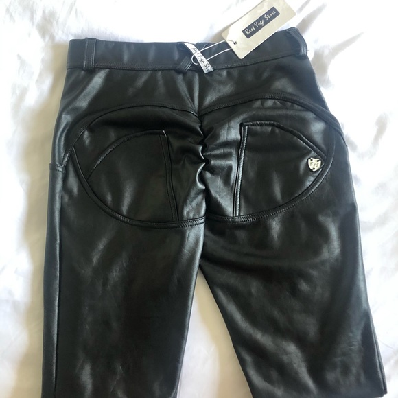 Black Leather pants - Picture 2 of 8